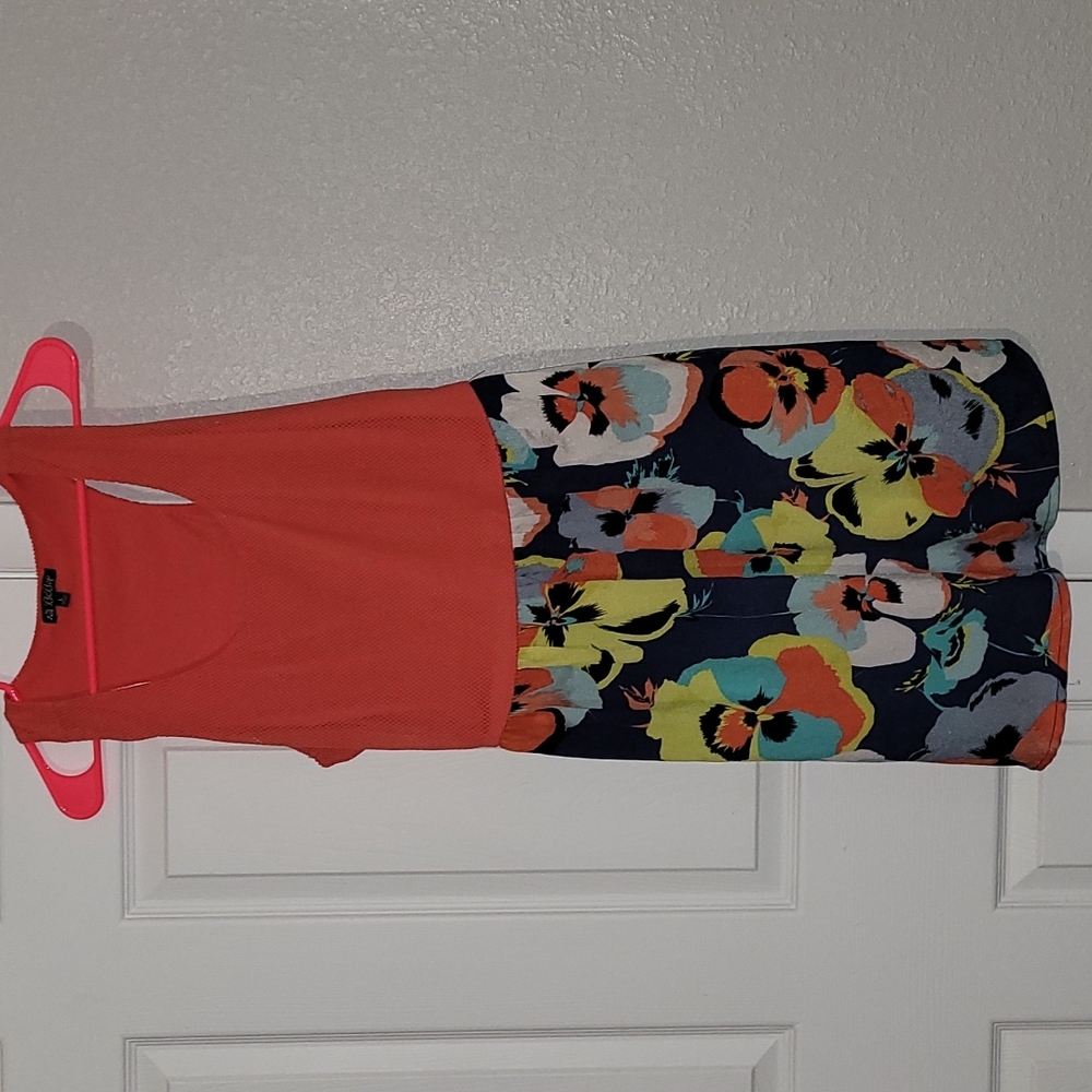 Sleeveless floral mini dress